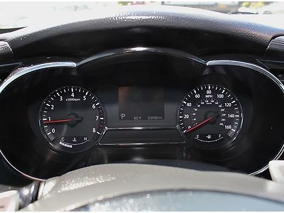 2.0L Turbo Leather Keyless Entry Power Seats MP3 Bluetooth Alloy Wheels Sporty, image 24