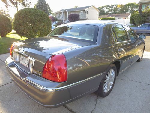 2004 Lincoln Town Car Ultimate Sedan 4-Door 4.6L, image 7