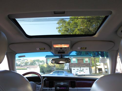 2004 Lincoln Town Car Ultimate Sedan 4-Door 4.6L, image 19