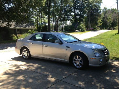 2008 cadillac sts platinum sedan 4-door 4.6l gorgeous! low miles 32,000!!