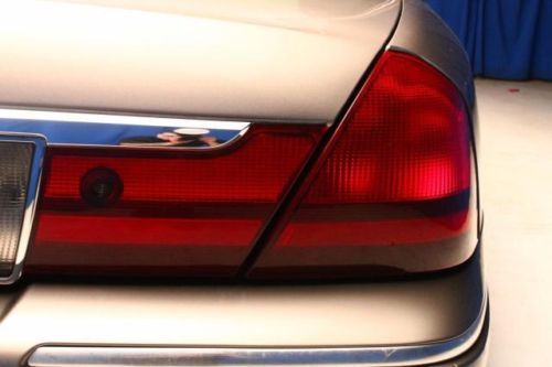 4dr Sdn 4.6L CD 4-Speed A/T 4-Wheel ABS 4-Wheel Disc Brakes 8 Cylinder Engine, US $3,990.00, image 19