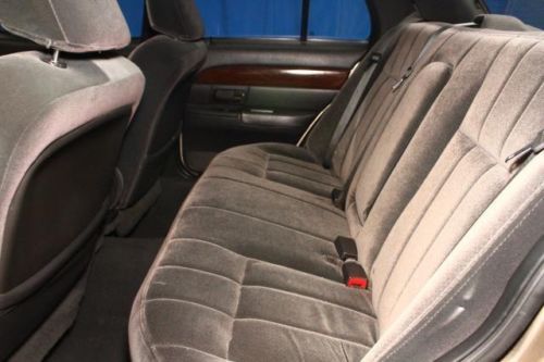 4dr Sdn 4.6L CD 4-Speed A/T 4-Wheel ABS 4-Wheel Disc Brakes 8 Cylinder Engine, US $3,990.00, image 32