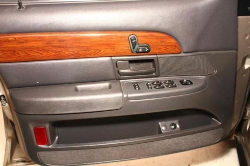 4dr Sdn 4.6L CD 4-Speed A/T 4-Wheel ABS 4-Wheel Disc Brakes 8 Cylinder Engine, US $3,990.00, image 38