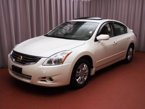 ONE OWNER CLEAN CARFAX WARRANTY AUTOMATIC LOADED, image 2