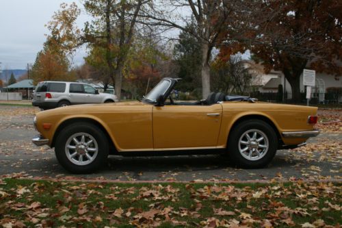 Triumph 1971 tr6 body off