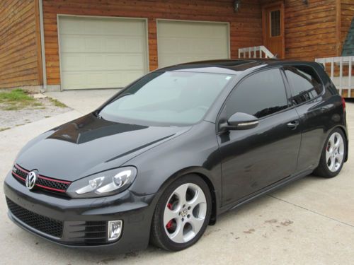 2010 Volkswagen GTI Autobahn Hatchback 2-Door 2.0L, image 2