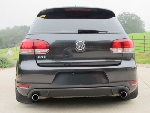 2010 Volkswagen GTI Autobahn Hatchback 2-Door 2.0L, image 3