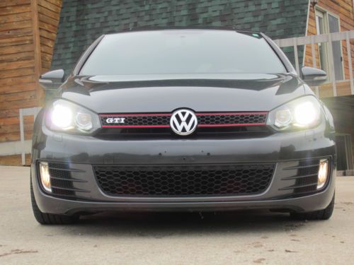 2010 Volkswagen GTI Autobahn Hatchback 2-Door 2.0L, image 4