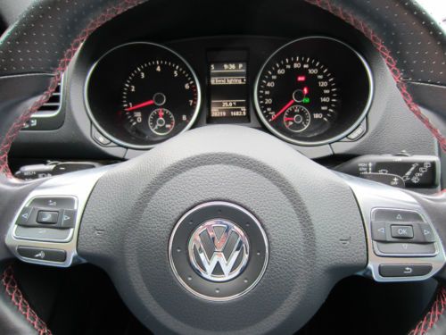 2010 Volkswagen GTI Autobahn Hatchback 2-Door 2.0L, image 19
