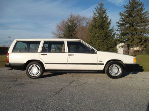 1994 volvo 940 turbo station wagon  **** runs great****  cold air  nice wagon