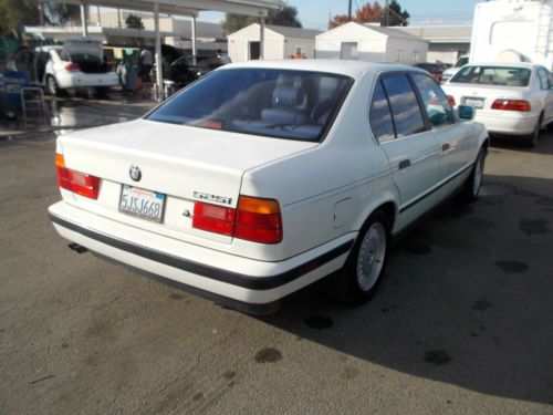 1992 BMW 525i, NO RESERVE, image 2