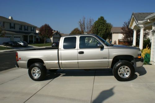 2002 chevrolet silverado 1500 lt extended cab pickup 4-door 5.3l