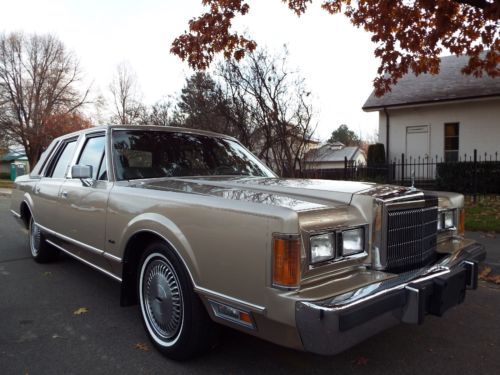 Gorgeous survivor 1989 lincoln town car *one owner* 48k actual miles nice !!