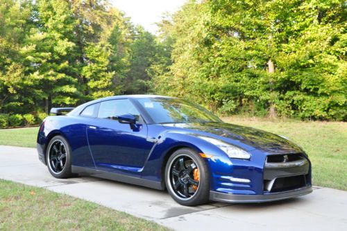 Black edition gtr, color blue, low miles