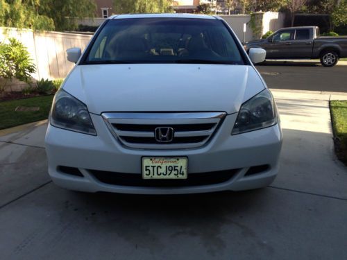 2006 white honda odyssey ex-l w/ dvd minivan v6 3.5l (beige leather interior)