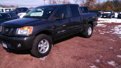 2010 titan pro-4x,offroad,oversized tires,4x4 truck,crew cab,heated seats