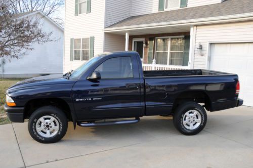 2002 dodge dakota sport standard cab pickup 2-door 3.9l 4x4