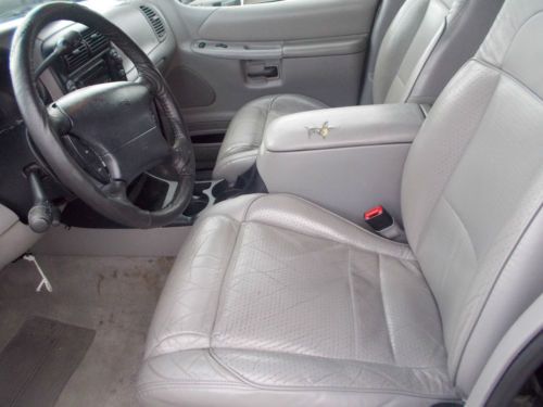 1998 Ford Explorer, NO RESERVE, image 3