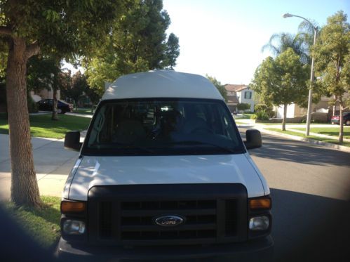 2008 ford econoline e150  wheelchair/gurney van