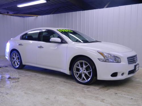 We finance, we ship, heated seats and steering wheel, sunroof, loaded, one owner