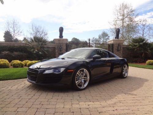 2009 audi r8*4.2l*r-tronic*carbon fiber* premium pkg*rear camera*fully equipped*