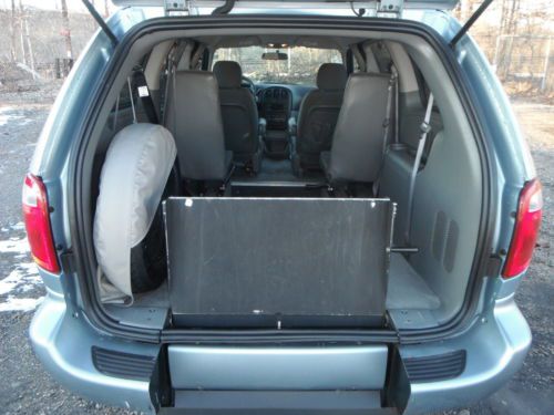 Van  wheelchair handicap dodge grand caravan se 2006 rear entry  manuel ramp