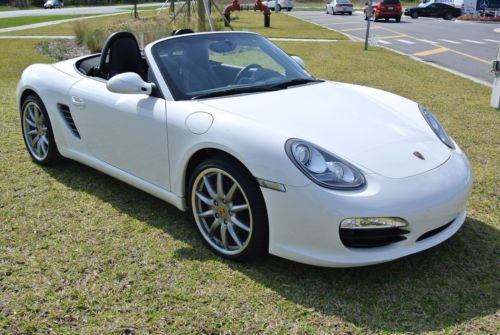 Sexy and sporty - 2009 porsche boxster s