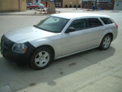 2005 dodge magnum sxt