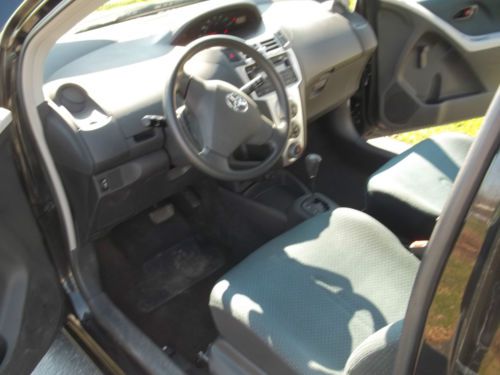 2008 Toyota Yaris Base Hatchback 2-Door 1.5L, image 11