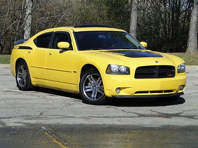 Top banana yellow daytona rt 5.7l 4 doors 5.7 liter v8 black leather nav hemi