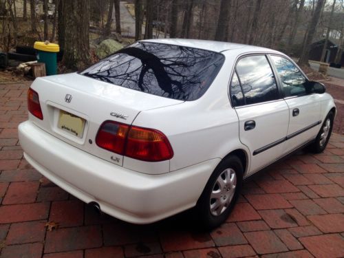 31 mile per gallon, DVD USB player, very well maintained, image 5