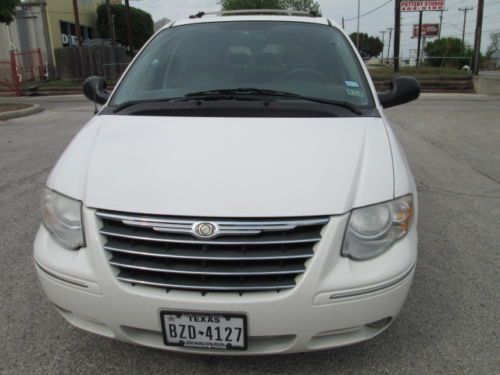 2006 TOWN & COUNTRY SUPER CLEAN DVD  ONE OWNER NO RESERVE GREAT  CONDITION LIMIT, image 2