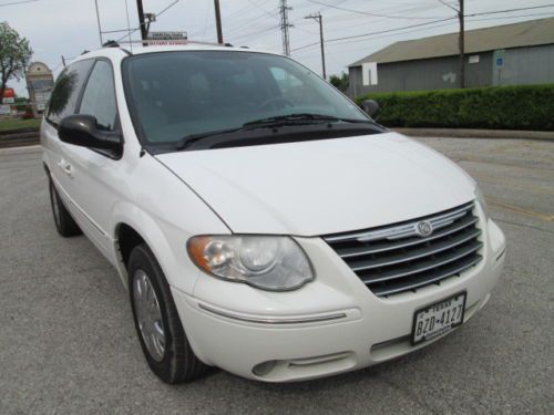 2006 TOWN & COUNTRY SUPER CLEAN DVD  ONE OWNER NO RESERVE GREAT  CONDITION LIMIT, image 3