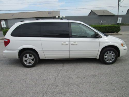 2006 TOWN & COUNTRY SUPER CLEAN DVD  ONE OWNER NO RESERVE GREAT  CONDITION LIMIT, image 5