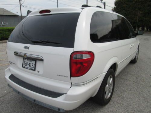 2006 TOWN & COUNTRY SUPER CLEAN DVD  ONE OWNER NO RESERVE GREAT  CONDITION LIMIT, image 8