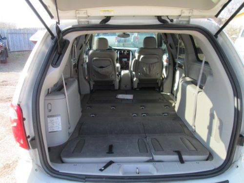 2006 TOWN & COUNTRY SUPER CLEAN DVD  ONE OWNER NO RESERVE GREAT  CONDITION LIMIT, image 11