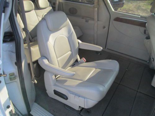2006 TOWN & COUNTRY SUPER CLEAN DVD  ONE OWNER NO RESERVE GREAT  CONDITION LIMIT, image 14