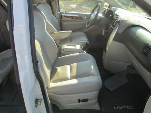 2006 TOWN & COUNTRY SUPER CLEAN DVD  ONE OWNER NO RESERVE GREAT  CONDITION LIMIT, image 15
