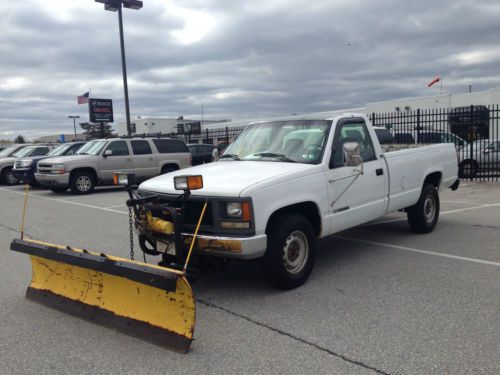 Gmc sierra 2500 reg. cab 8 ft. bed 4x4  5.7 v8 auto.trans w/ working snow plow