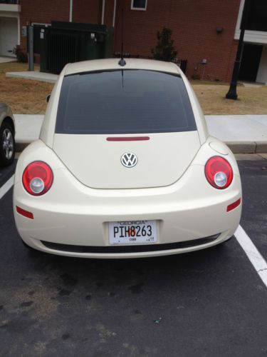 2006 volkswagen beetle 2.5 hatchback 2-door 2.5l beige exterior/interior