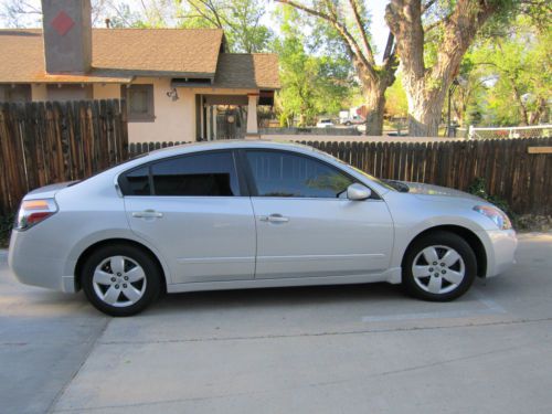 2008 nissan altima base sedan 4-door 2.5l