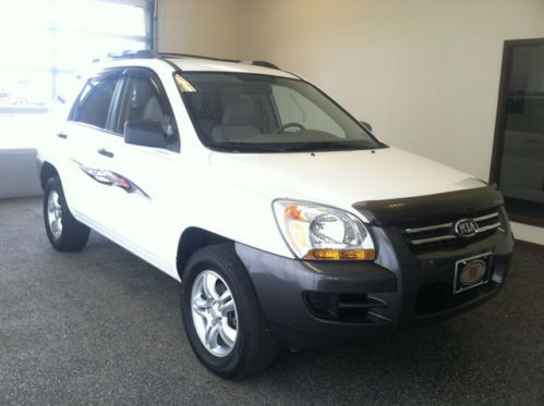 2008 kia sportage lx 4wd white