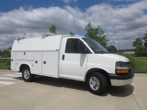 2011  express 3500 10&#039; knapheide kuv enclosed service utility ,one owner only