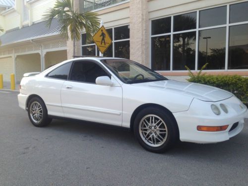 2000 acura integra gs hatchback 3-door //excellent condition // one owner car