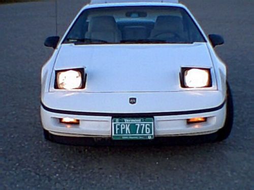 1988 pontiac fiero sport coupe 2-door 2.5l