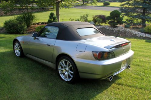 2004 honda s2000 base convertible 2-door 2.2l