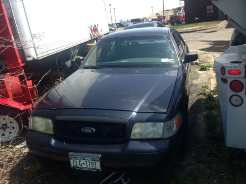 2001 ford crown victoria sedan