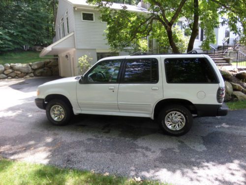 Ford explorer 4dr low miles