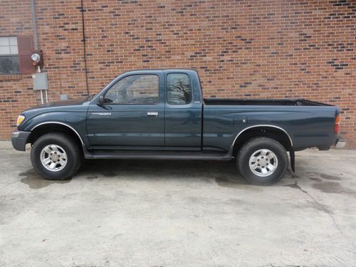 Toyota tacoma 3.4l v6 automatic 4x4 extra cab