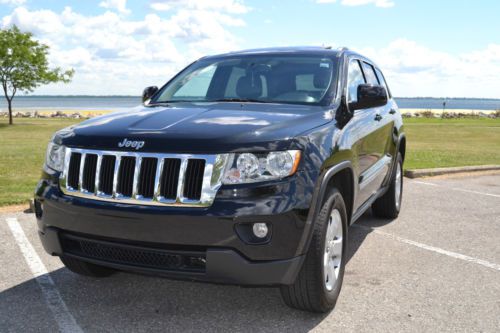 2012 jeep grand cherokee laredo 4x4/navi/sunroof/camera 3.6l only 10k no reserve